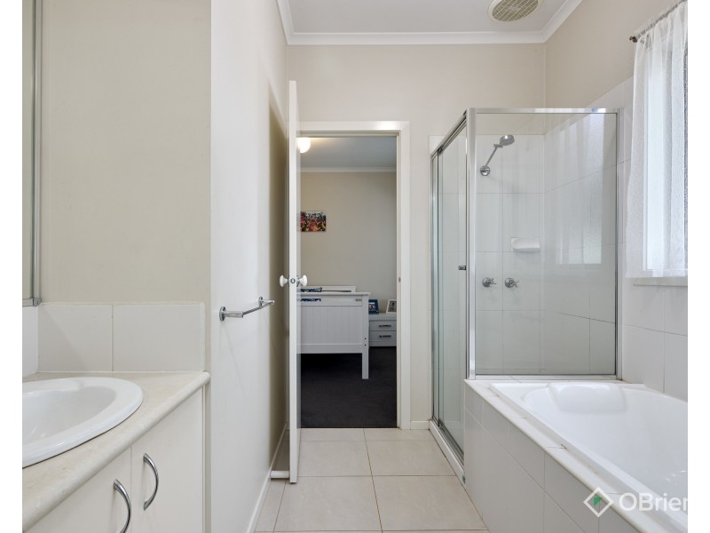 6/22a Albert Road, Drouin VIC 3818