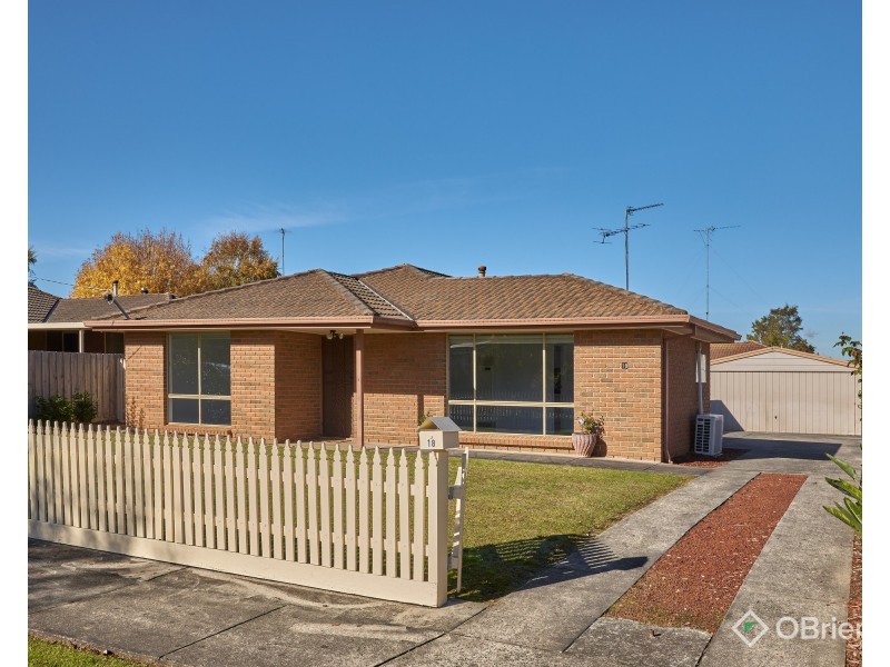 18 Forrest Street, Drouin VIC 3818