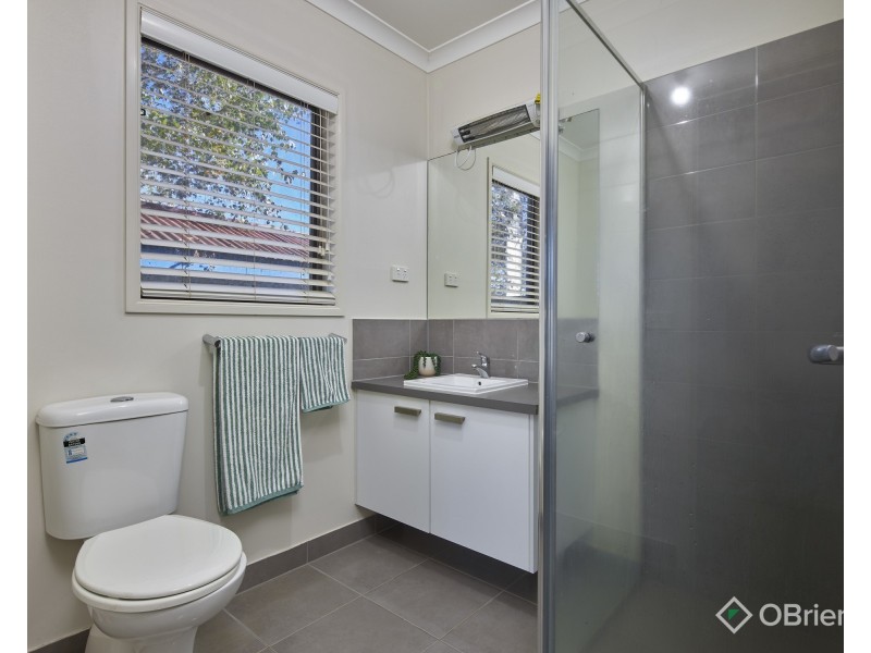 13 Warwick Way, Drouin VIC 3818
