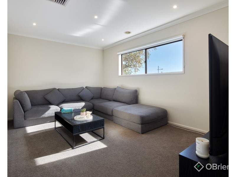 13 Warwick Way, Drouin VIC 3818