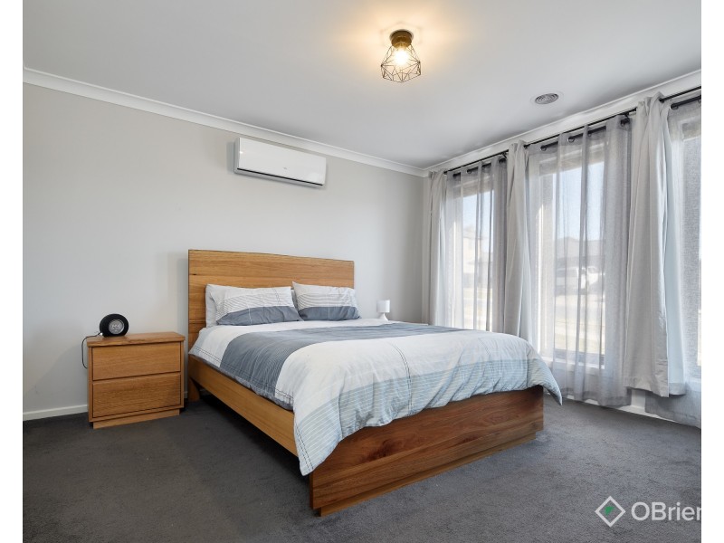 18 Wakeful Crescent, Drouin VIC 3818