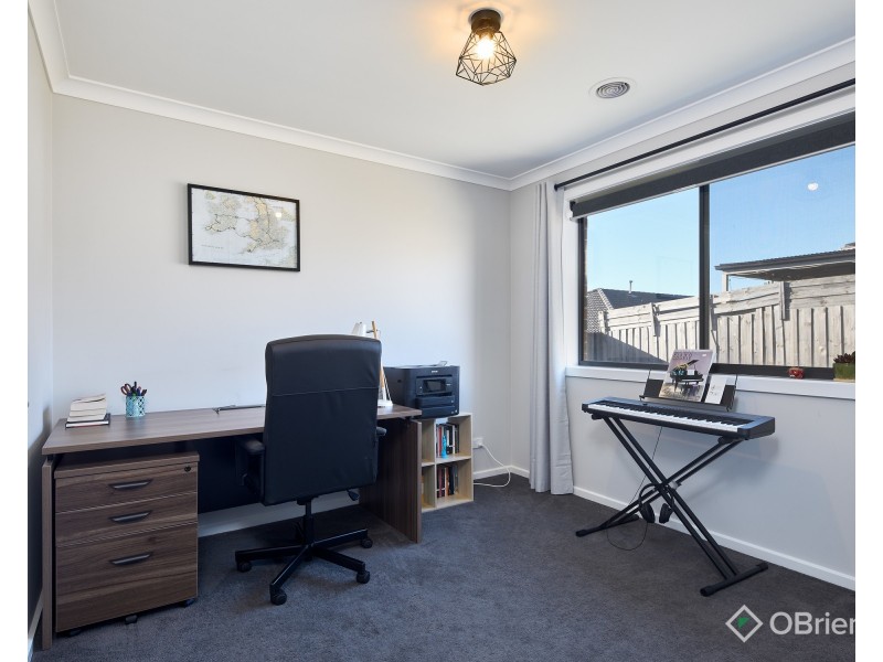 18 Wakeful Crescent, Drouin VIC 3818