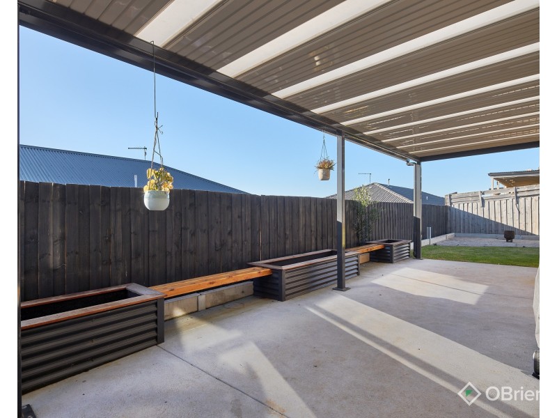 18 Wakeful Crescent, Drouin VIC 3818