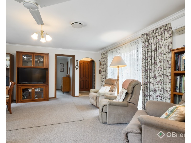 1/8 Hopetoun Road, Drouin VIC 3818