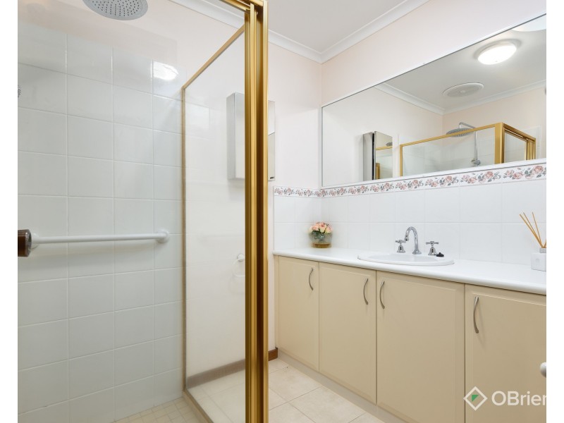 1/8 Hopetoun Road, Drouin VIC 3818