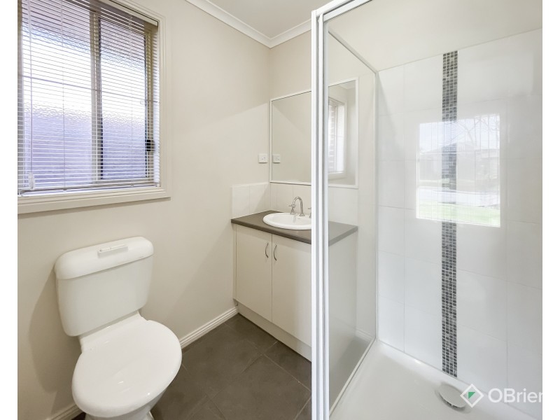 5 Barnes Way, Koo Wee Rup VIC 3981