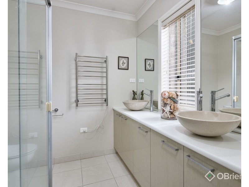 10 Shae Crescent, Drouin VIC 3818