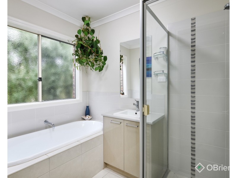 10 Shae Crescent, Drouin VIC 3818