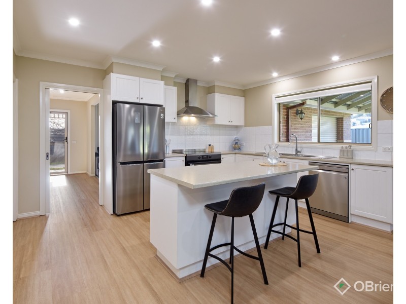 9 Chiswick Crescent, Drouin VIC 3818