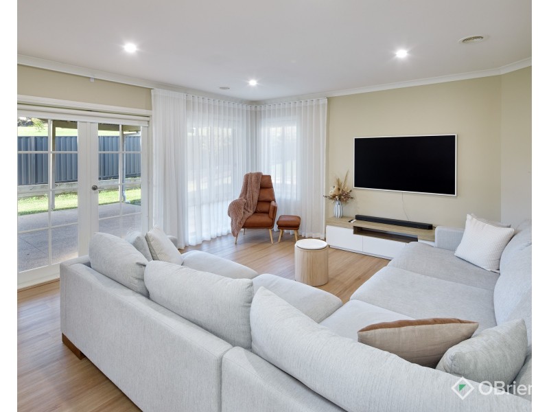 9 Chiswick Crescent, Drouin VIC 3818