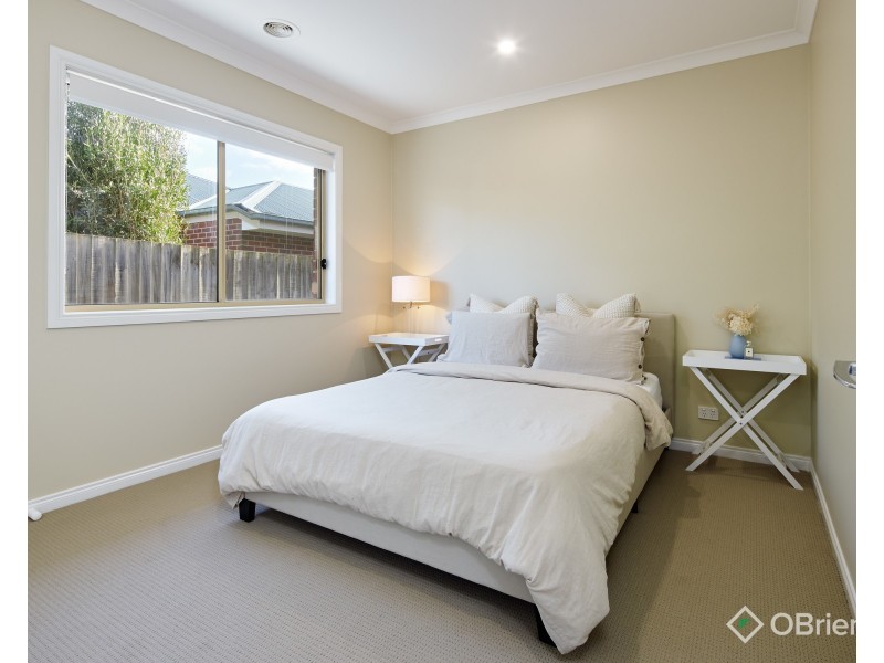 9 Chiswick Crescent, Drouin VIC 3818