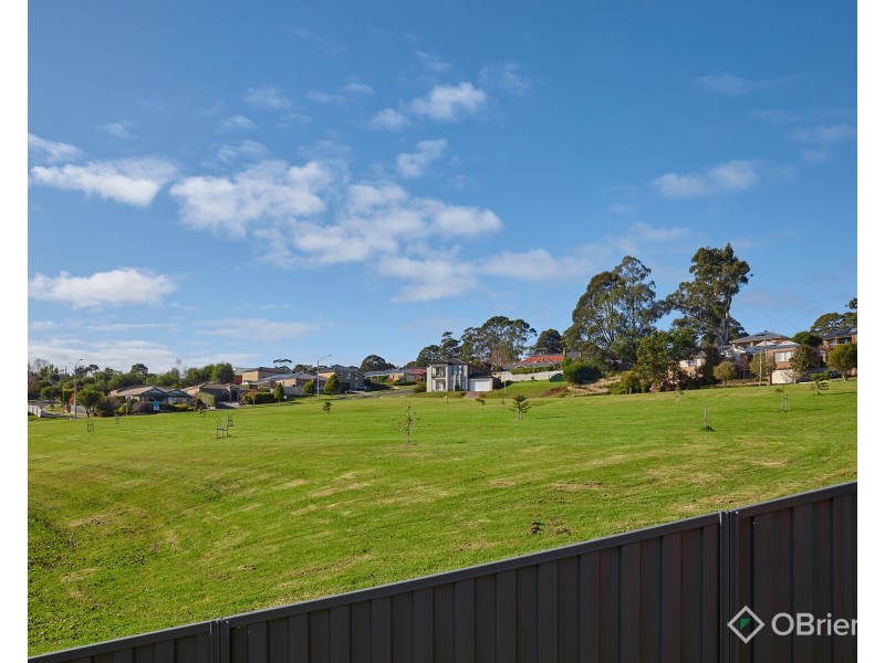 9 Chiswick Crescent, Drouin VIC 3818