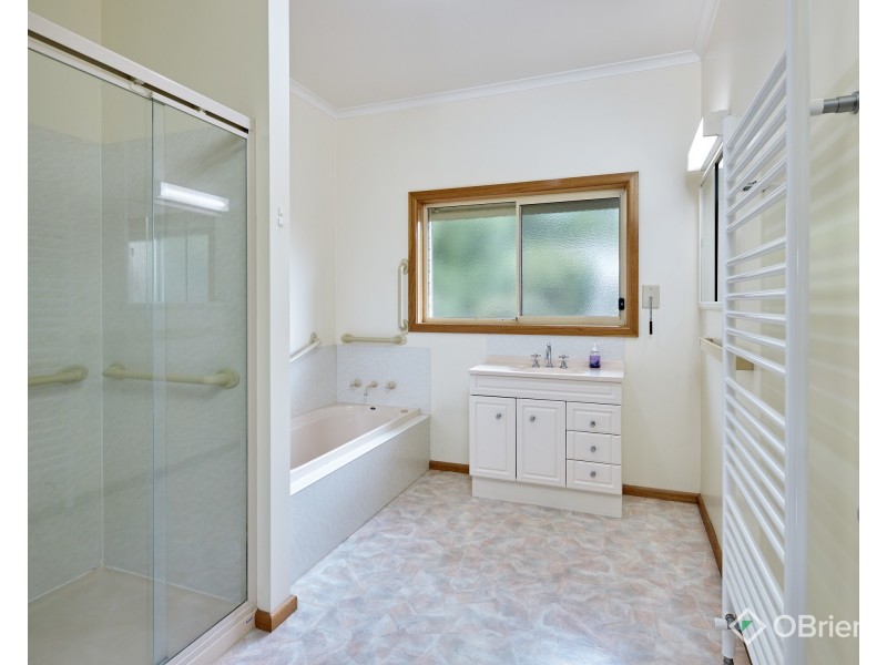 47 Cason Crescent, Warragul VIC 3820