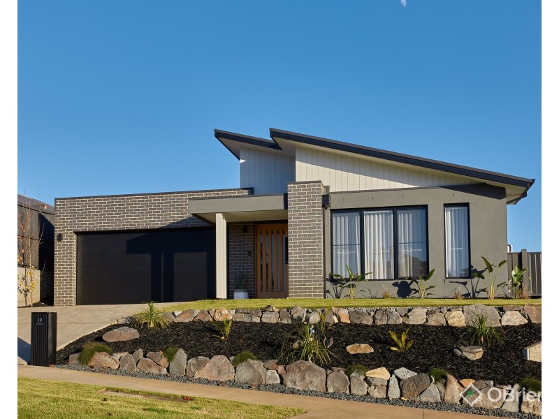 19 Kurrajong Road, Warragul VIC 3820