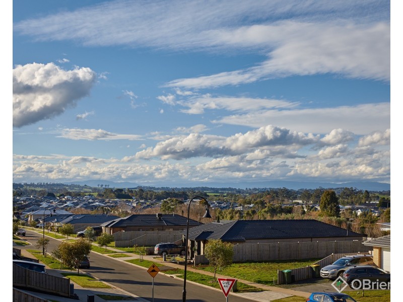 19 Kurrajong Road, Warragul VIC 3820