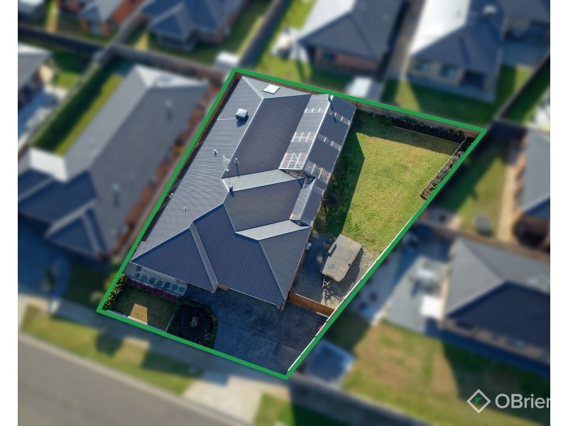 8 Cloverleaf Crescent, Drouin VIC 3818