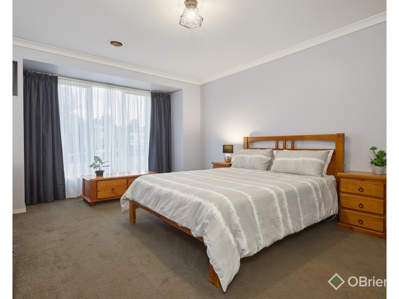 42 Springwater Drive, Drouin VIC 3818