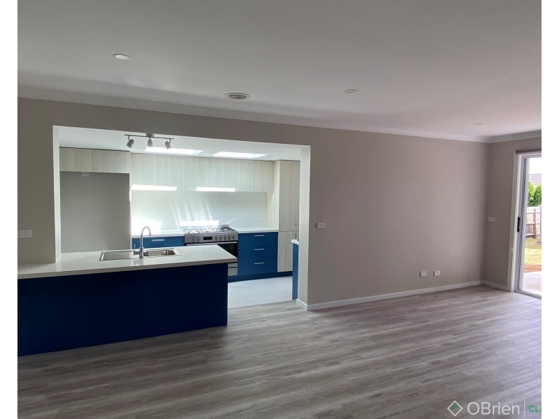 6 Hillandale Road, Warragul VIC 3820