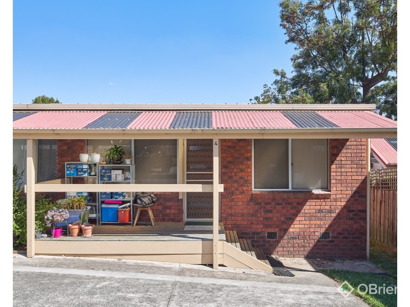 4/6 Railway Avenue, Drouin VIC 3818