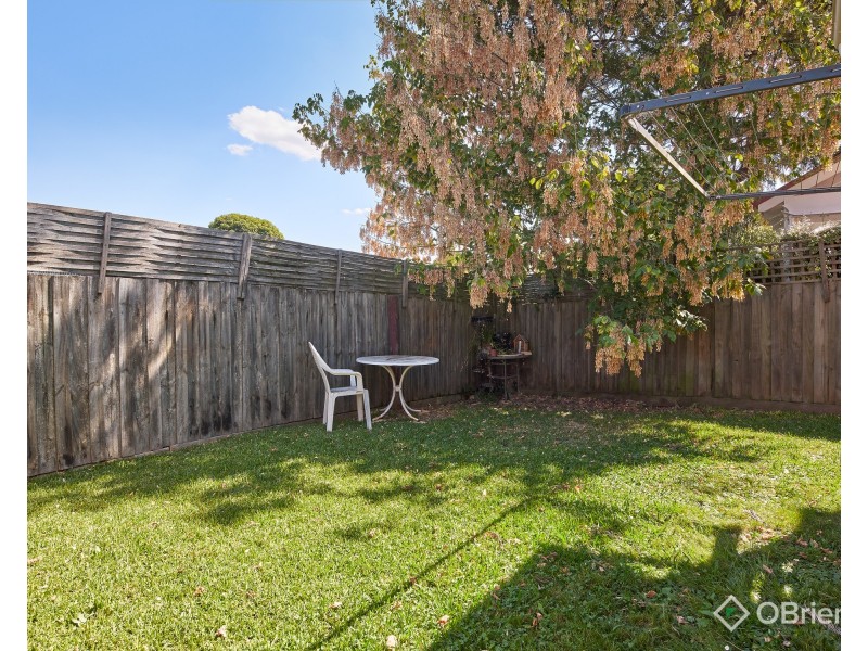 4/6 Railway Avenue, Drouin VIC 3818