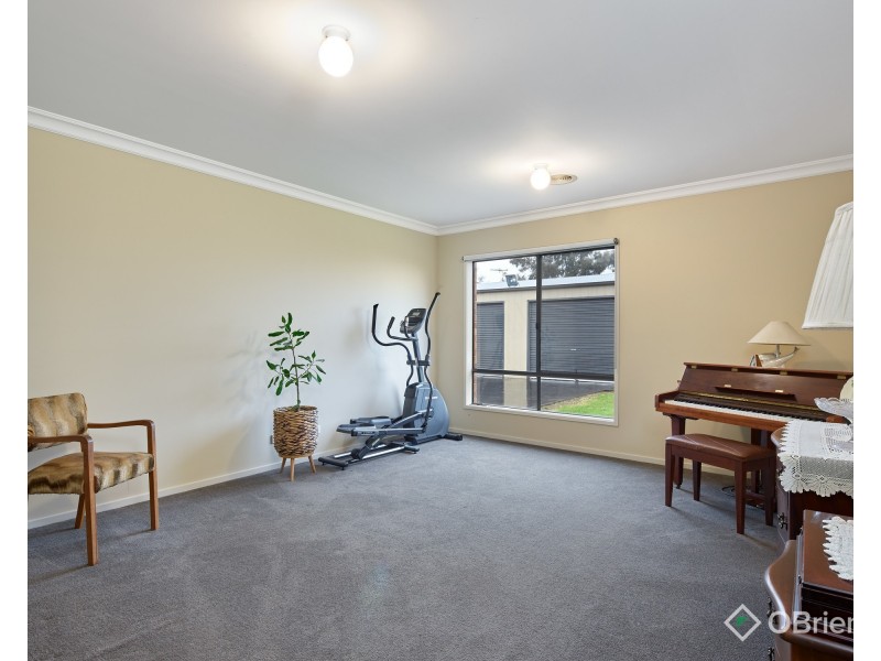 3 Mayfair Drive, Drouin VIC 3818