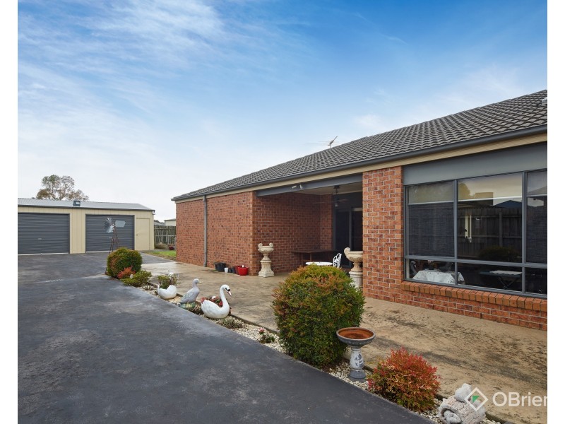 3 Mayfair Drive, Drouin VIC 3818