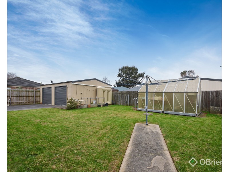 3 Mayfair Drive, Drouin VIC 3818
