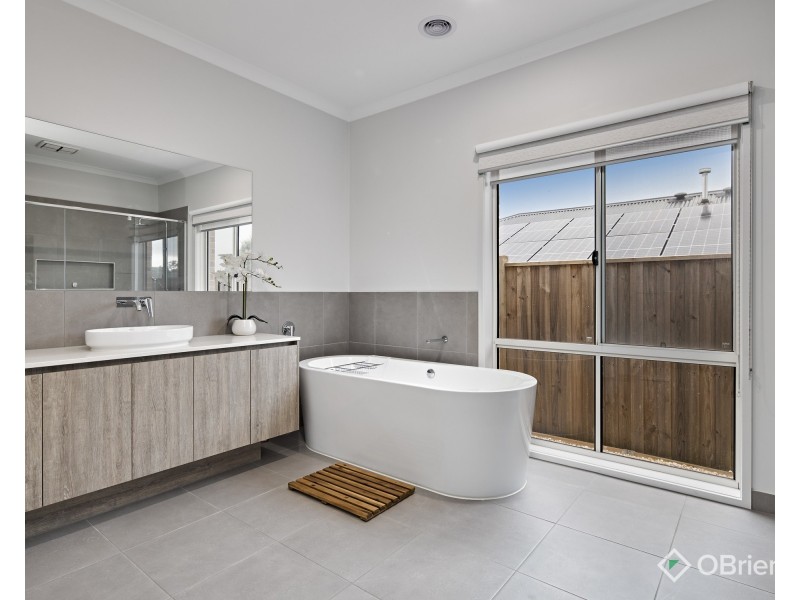 17 Wattleglade Avenue, Warragul VIC 3820