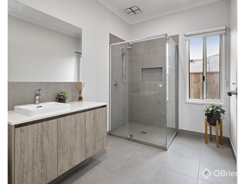 17 Wattleglade Avenue, Warragul VIC 3820