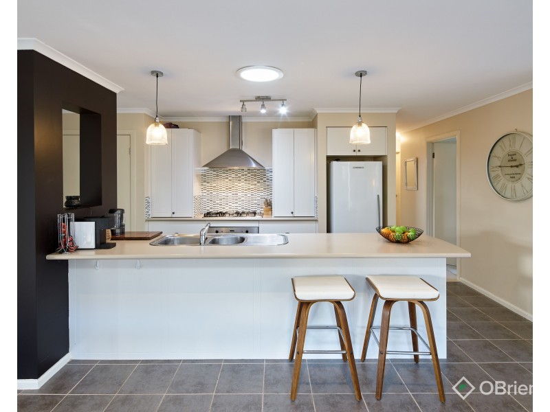 30 Walker Drive, Drouin VIC 3818