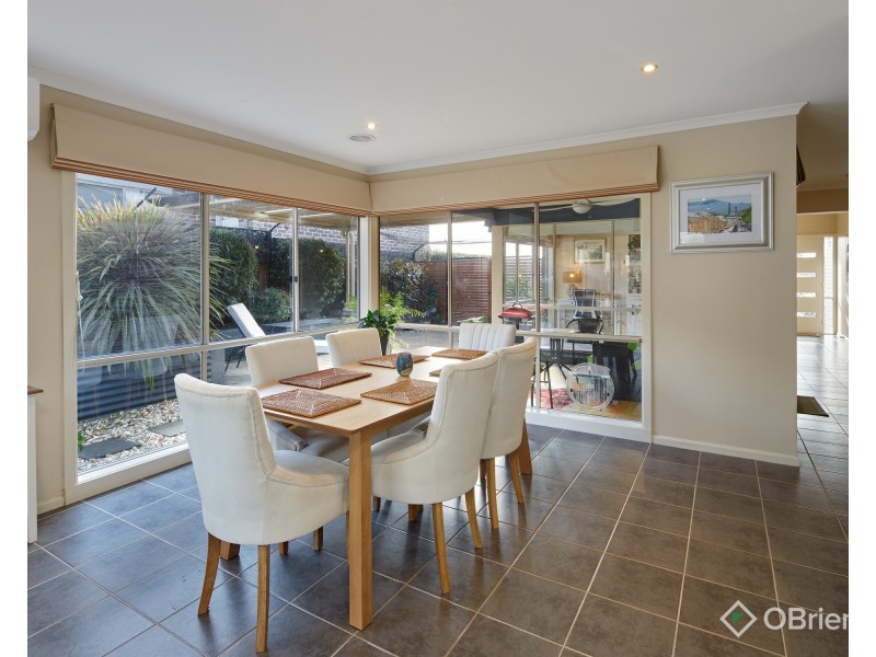 30 Walker Drive, Drouin VIC 3818