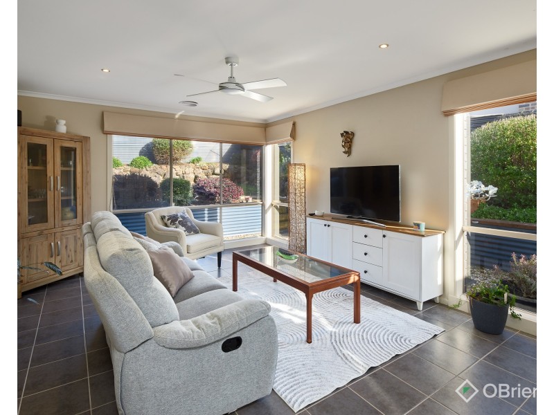 30 Walker Drive, Drouin VIC 3818