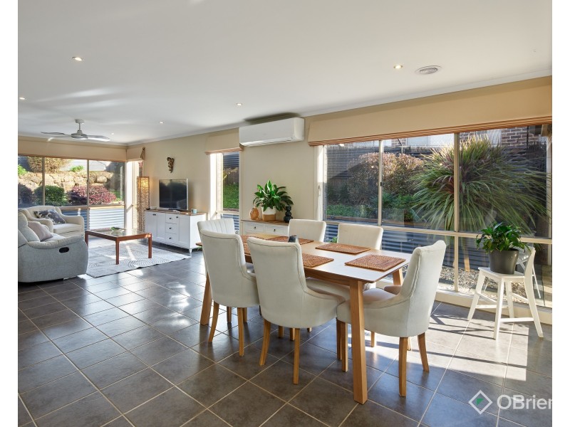 30 Walker Drive, Drouin VIC 3818