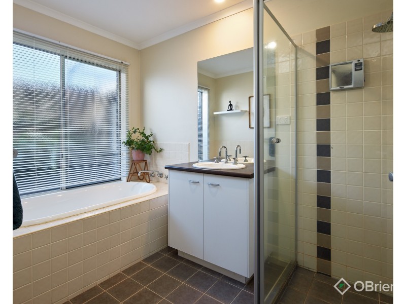 30 Walker Drive, Drouin VIC 3818