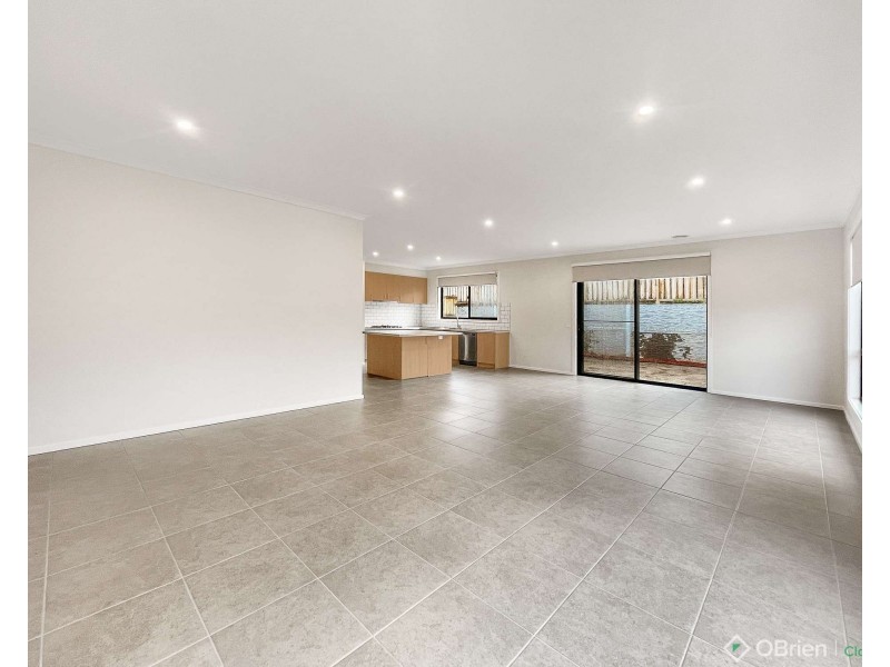 15 Kurrajong Road, Warragul VIC 3820