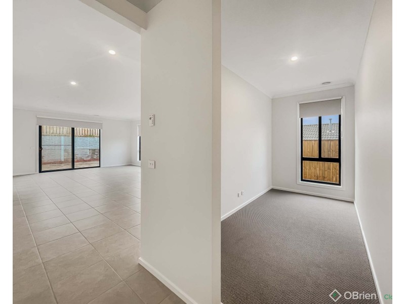 15 Kurrajong Road, Warragul VIC 3820