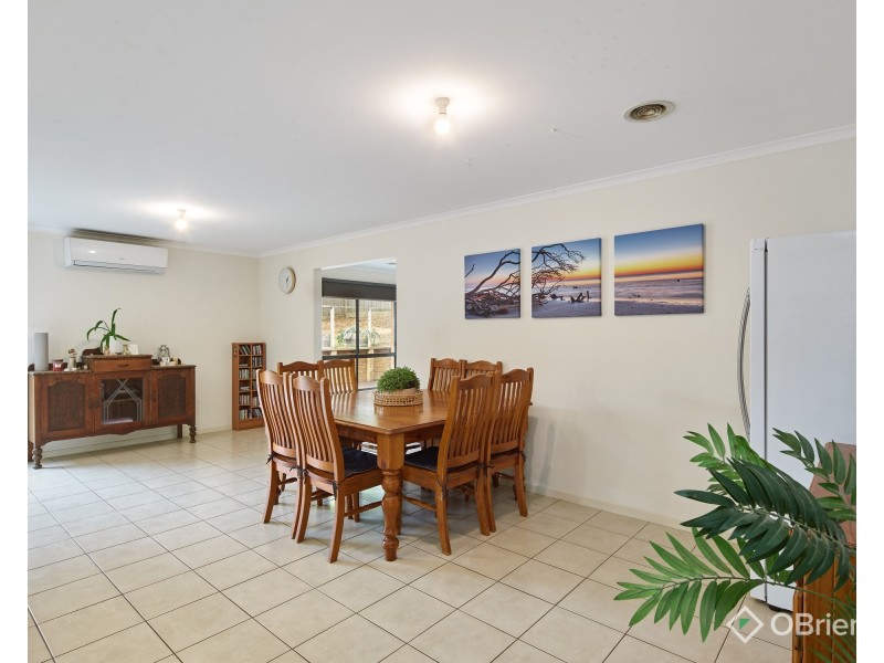 39 Grange Crescent, Warragul VIC 3820