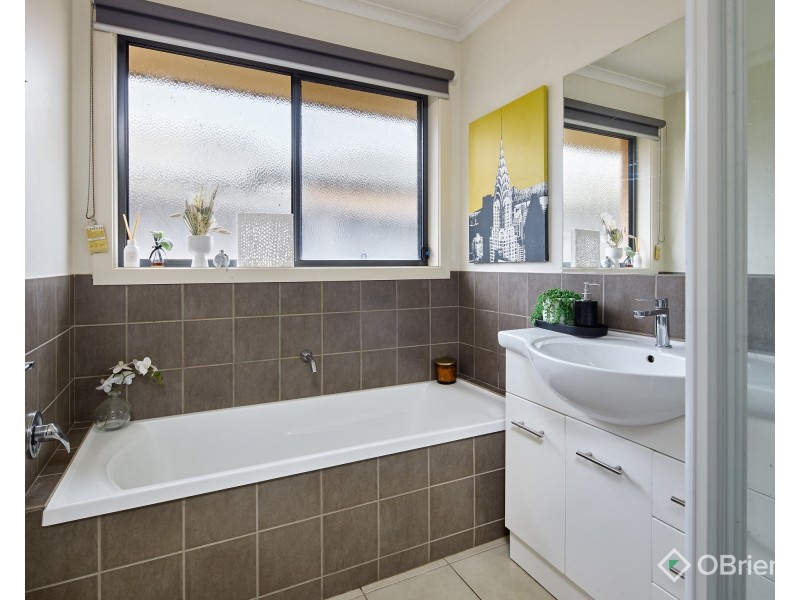 39 Grange Crescent, Warragul VIC 3820