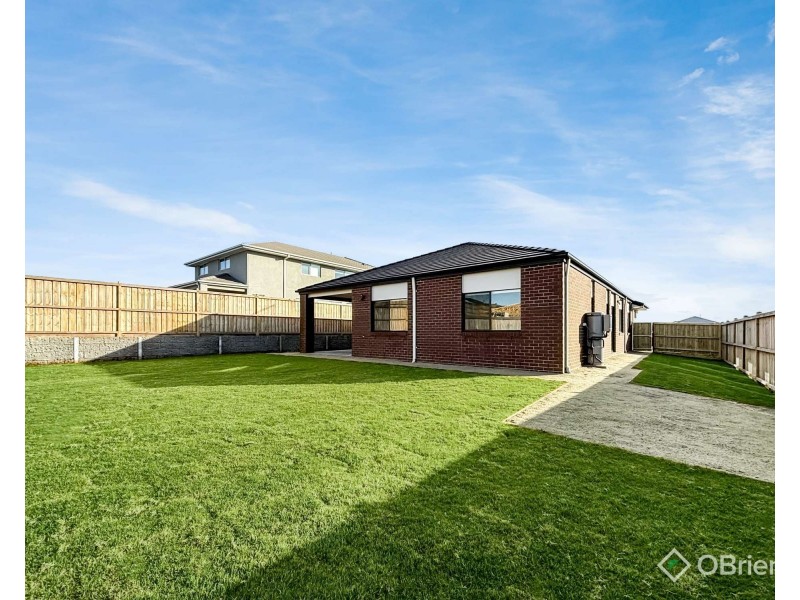 8 Newton Avenue, Warragul VIC 3820