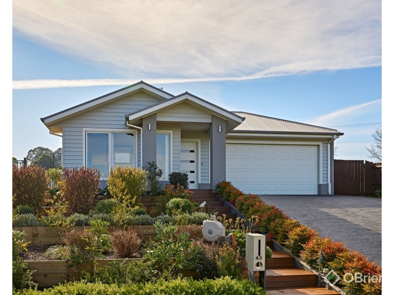 43 Silver Wattle Drive, Warragul VIC 3820