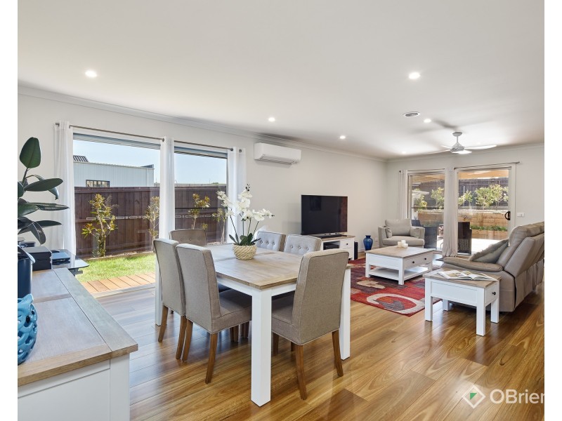 43 Silver Wattle Drive, Warragul VIC 3820