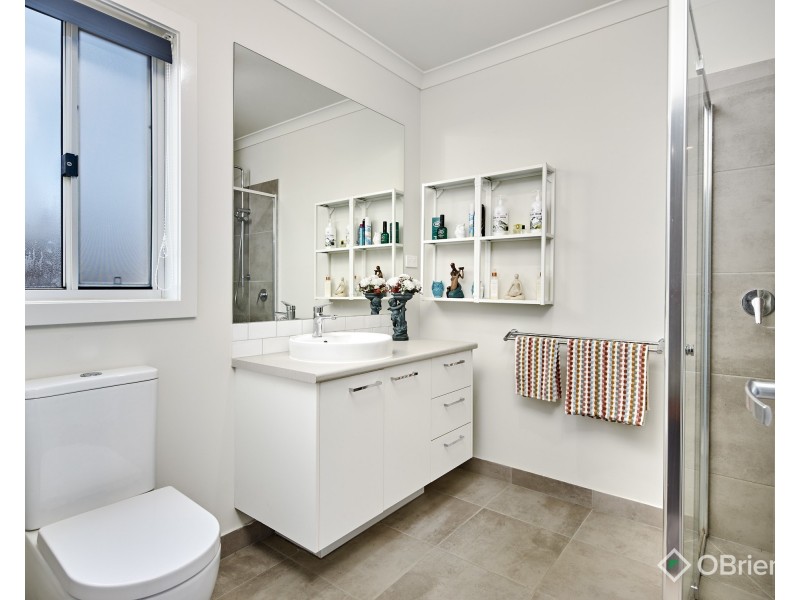43 Silver Wattle Drive, Warragul VIC 3820
