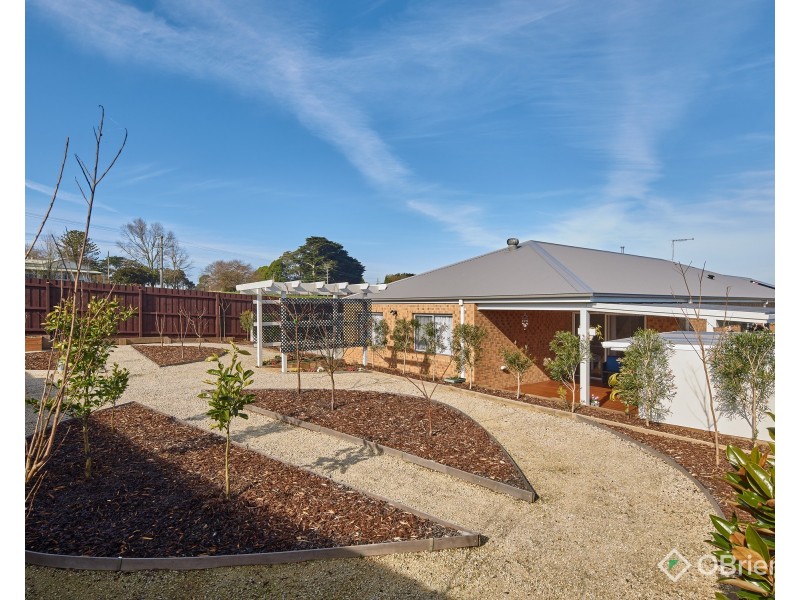 43 Silver Wattle Drive, Warragul VIC 3820