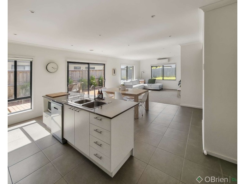 8 Turner Street, Warragul VIC 3820