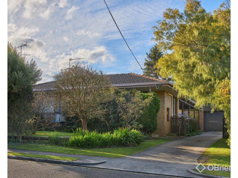 9 Princes Avenue, Drouin VIC 3818