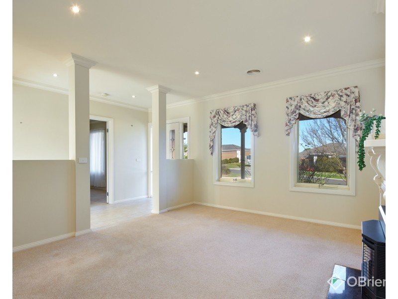 31 Davey Drive, Drouin VIC 3818