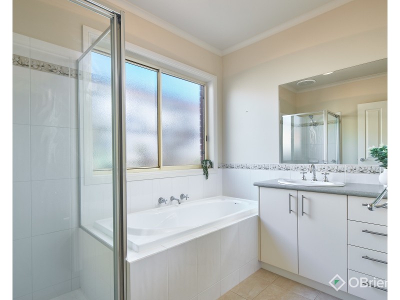 31 Davey Drive, Drouin VIC 3818