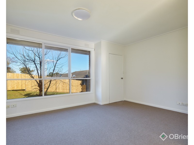 2/1581 Princes Way East, Drouin East VIC 3818