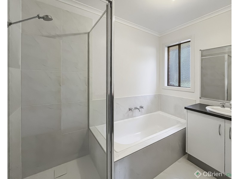 5 Hatfield Drive, Drouin VIC 3818