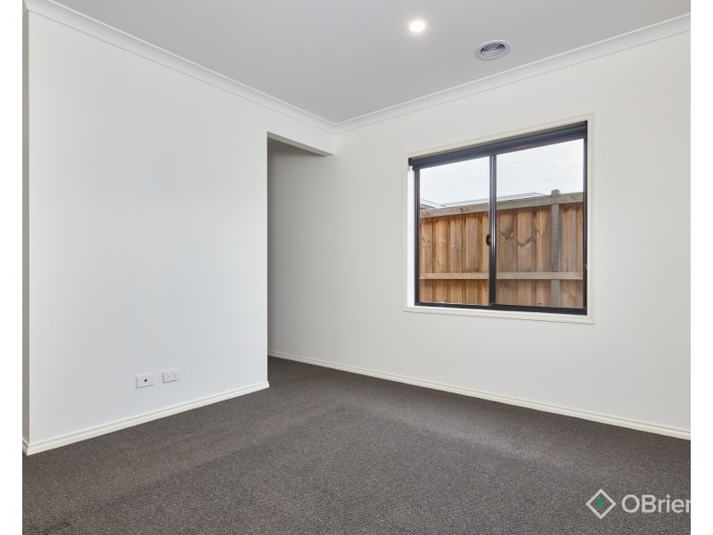7 Sadleria Street, Drouin VIC 3818